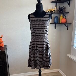 Max Studio Black and Gray Wave Pattern Mini Dress